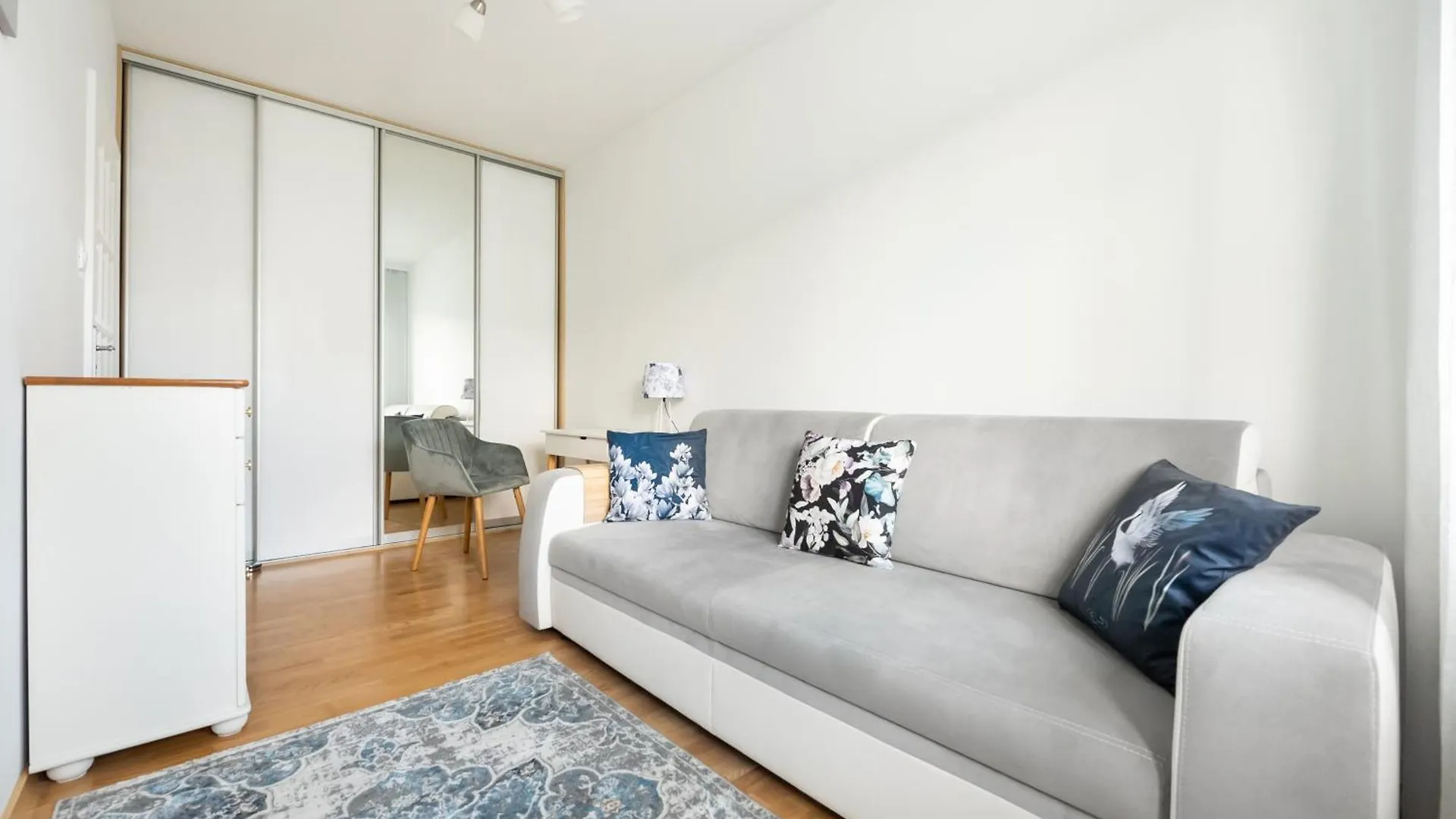 Mysliborska 2-Bedroom Apartment Warszawa